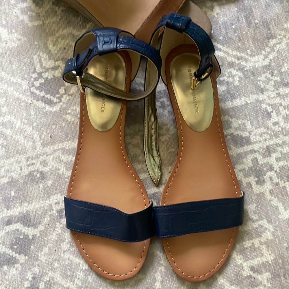 Tommy Hilfigher Navy Blue Strapped Sandals 7.5